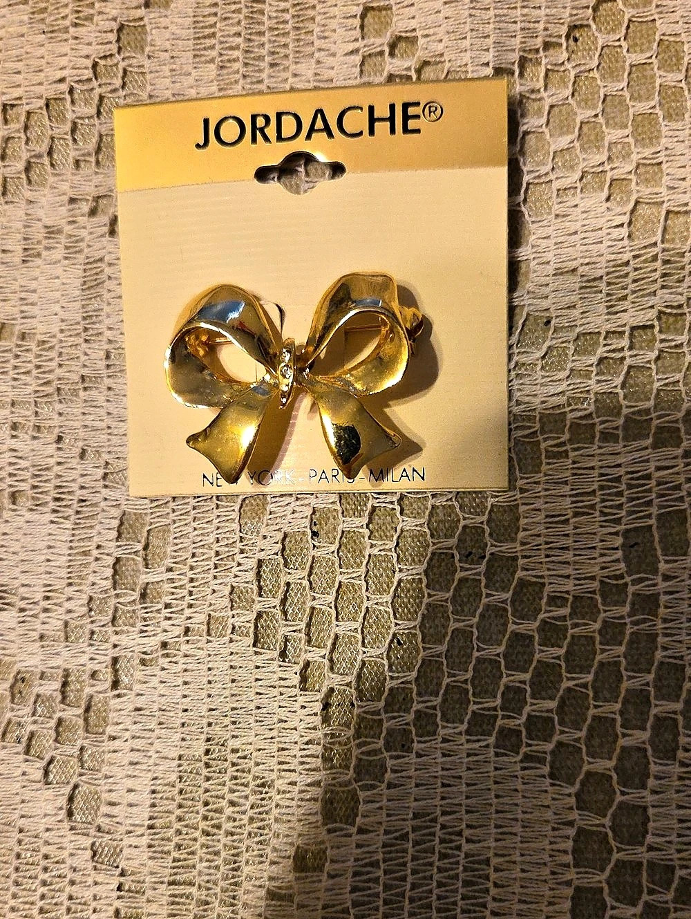 Jordache Gold Bow Brooch NWT